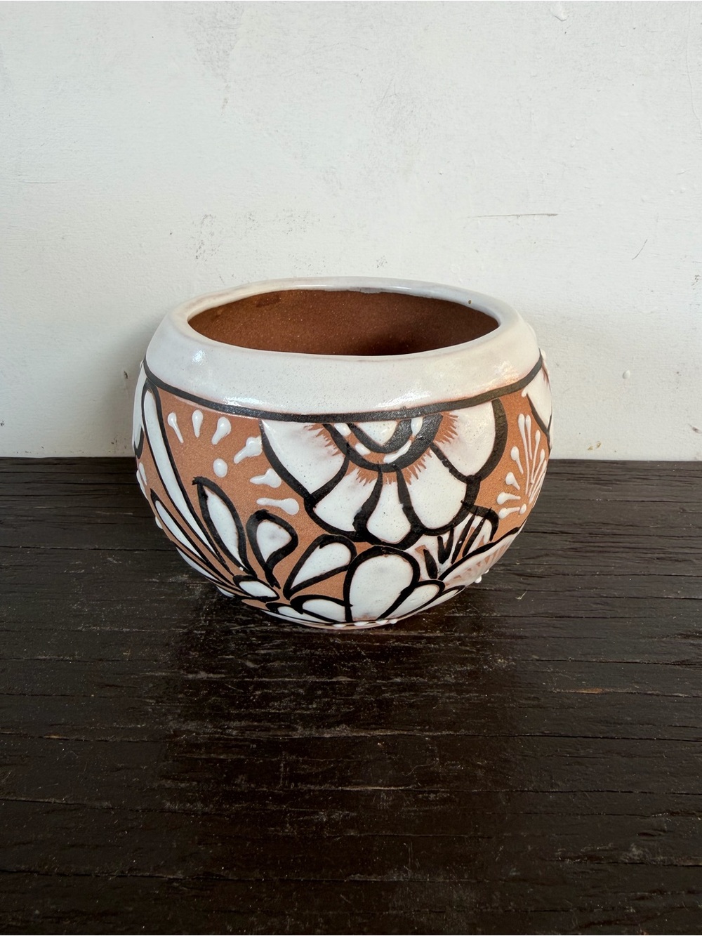 Hand-Painted Talavera Terracotta Floral Planter - White and Natural